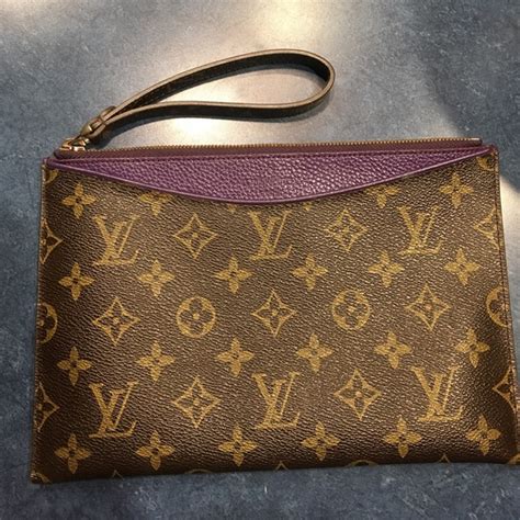 fake louis vuitton wristlet|louis vuitton wristlet for women.